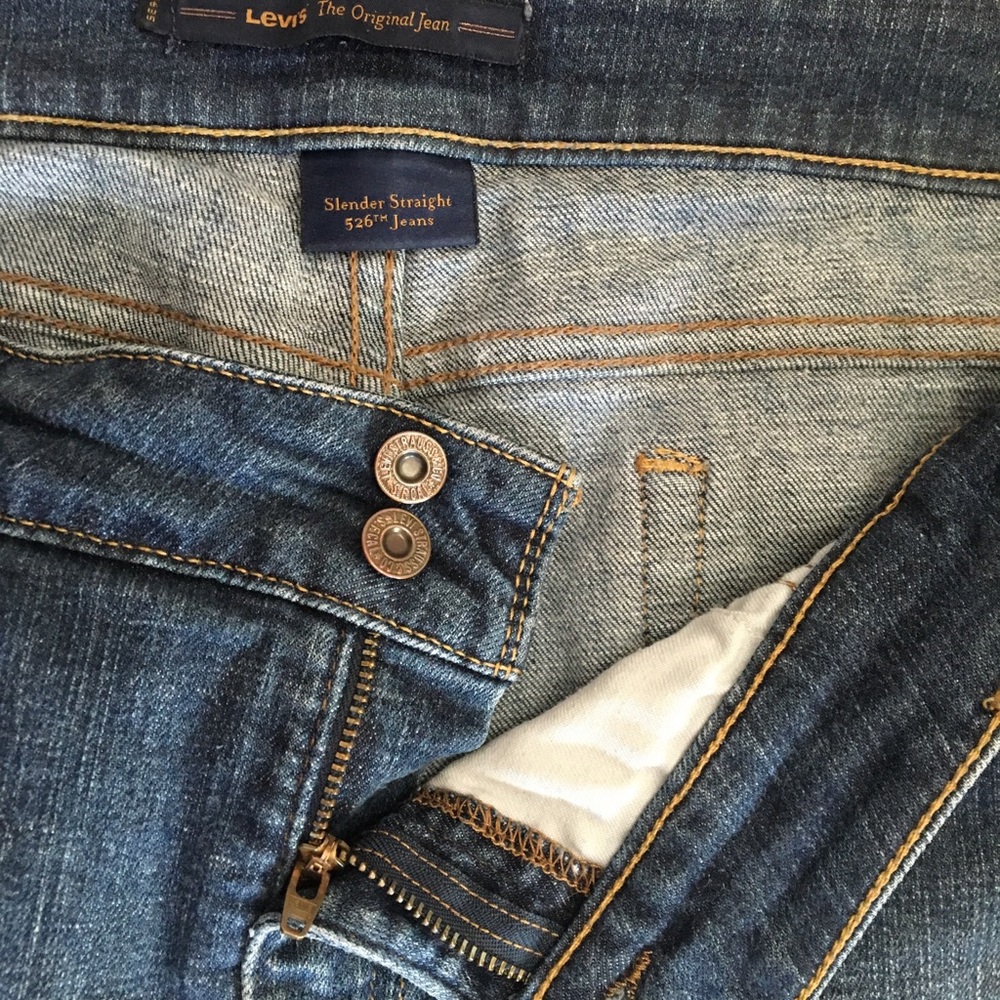 Levi’s 526 Slender Straight , GUC - Picture 6 of 6